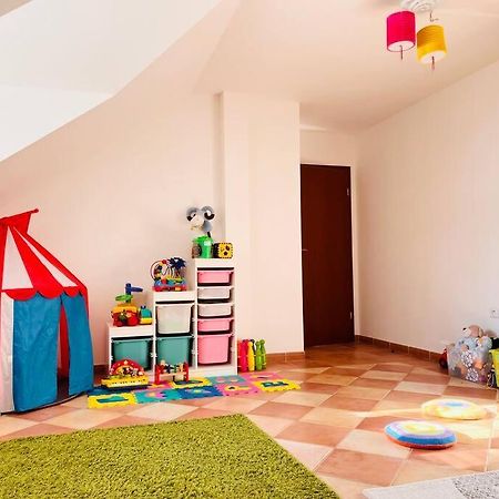 Apartman Se Zahradou 20 Minut Do Centra Prahy Ořech Buitenkant foto