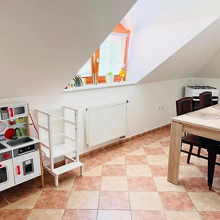 Apartman Se Zahradou 20 Minut Do Centra Prahy Ořech Buitenkant foto