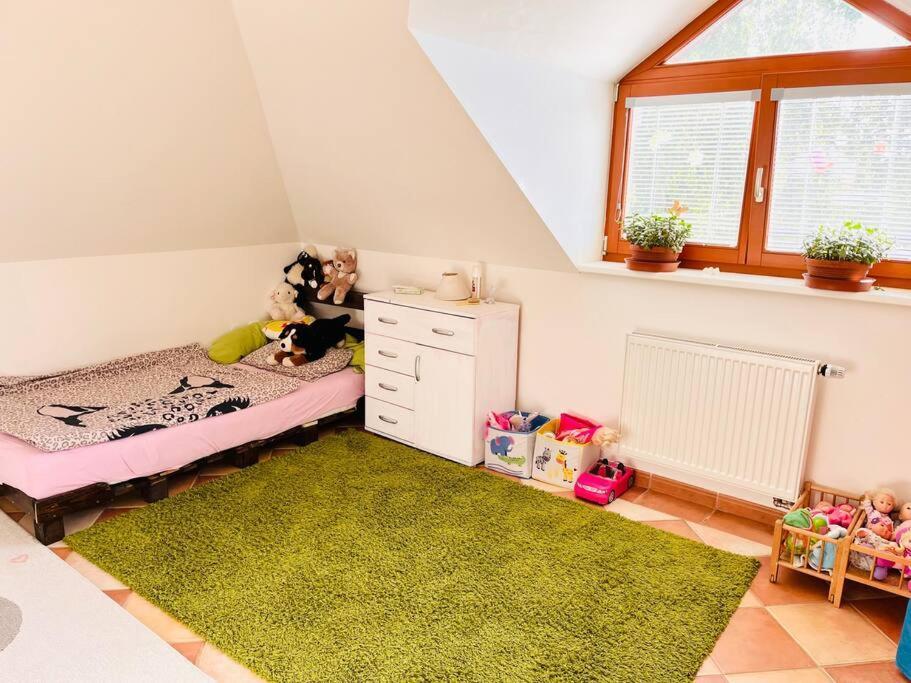 Apartman Se Zahradou 20 Minut Do Centra Prahy Ořech Buitenkant foto