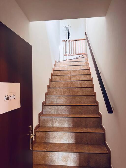Apartman Se Zahradou 20 Minut Do Centra Prahy Ořech Buitenkant foto