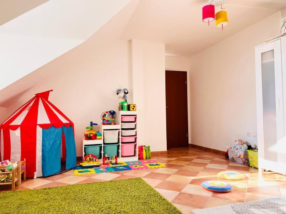 Apartman Se Zahradou 20 Minut Do Centra Prahy Ořech Buitenkant foto