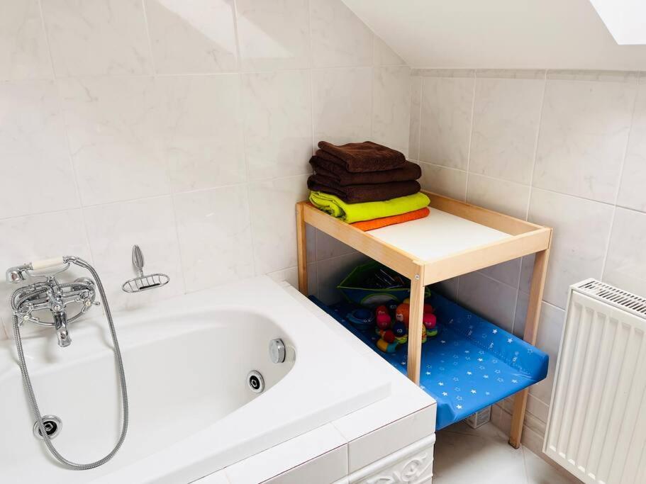 Apartman Se Zahradou 20 Minut Do Centra Prahy Ořech Buitenkant foto