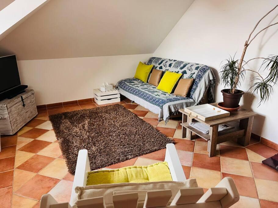 Apartman Se Zahradou 20 Minut Do Centra Prahy Ořech Buitenkant foto